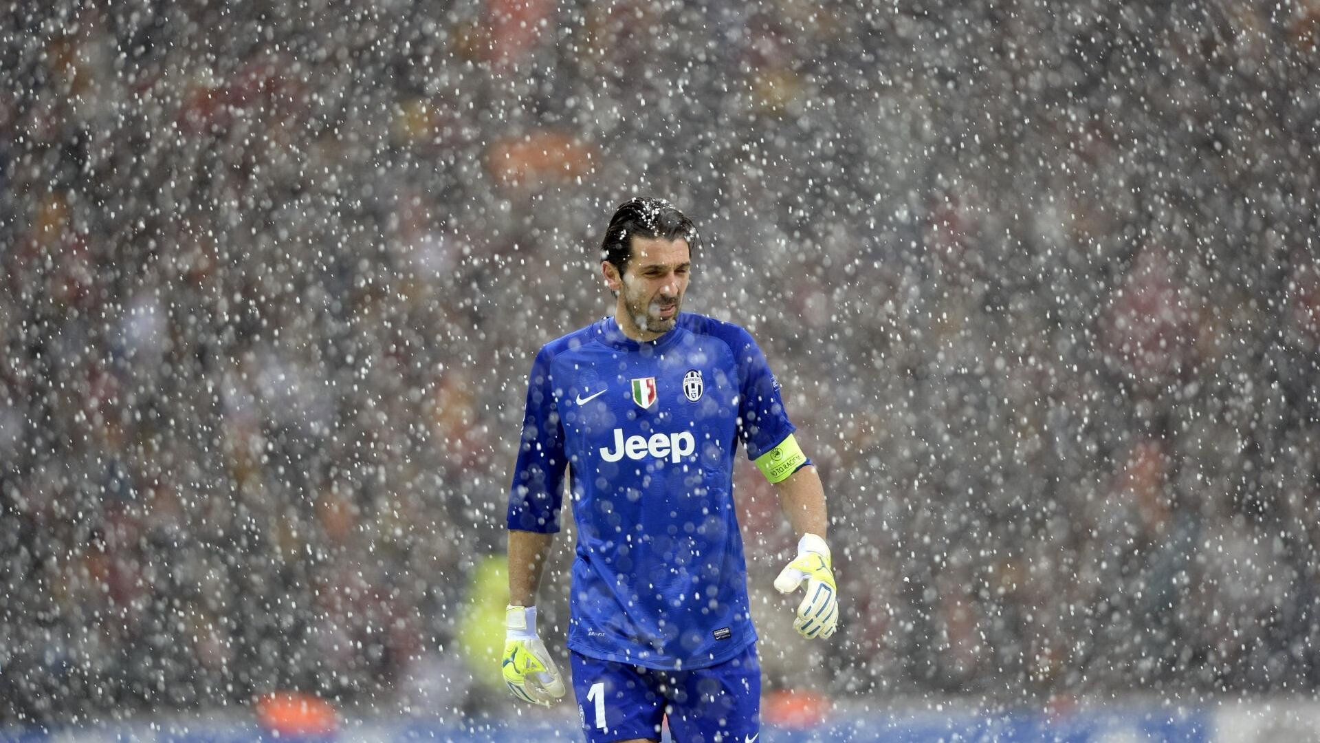 足球之夜的冰与火，莱比锡红牛横扫智利，莫德里奇独舞映衬团队光芒